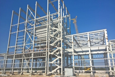 Building of the Mining and Enrichment complex in Petricov.